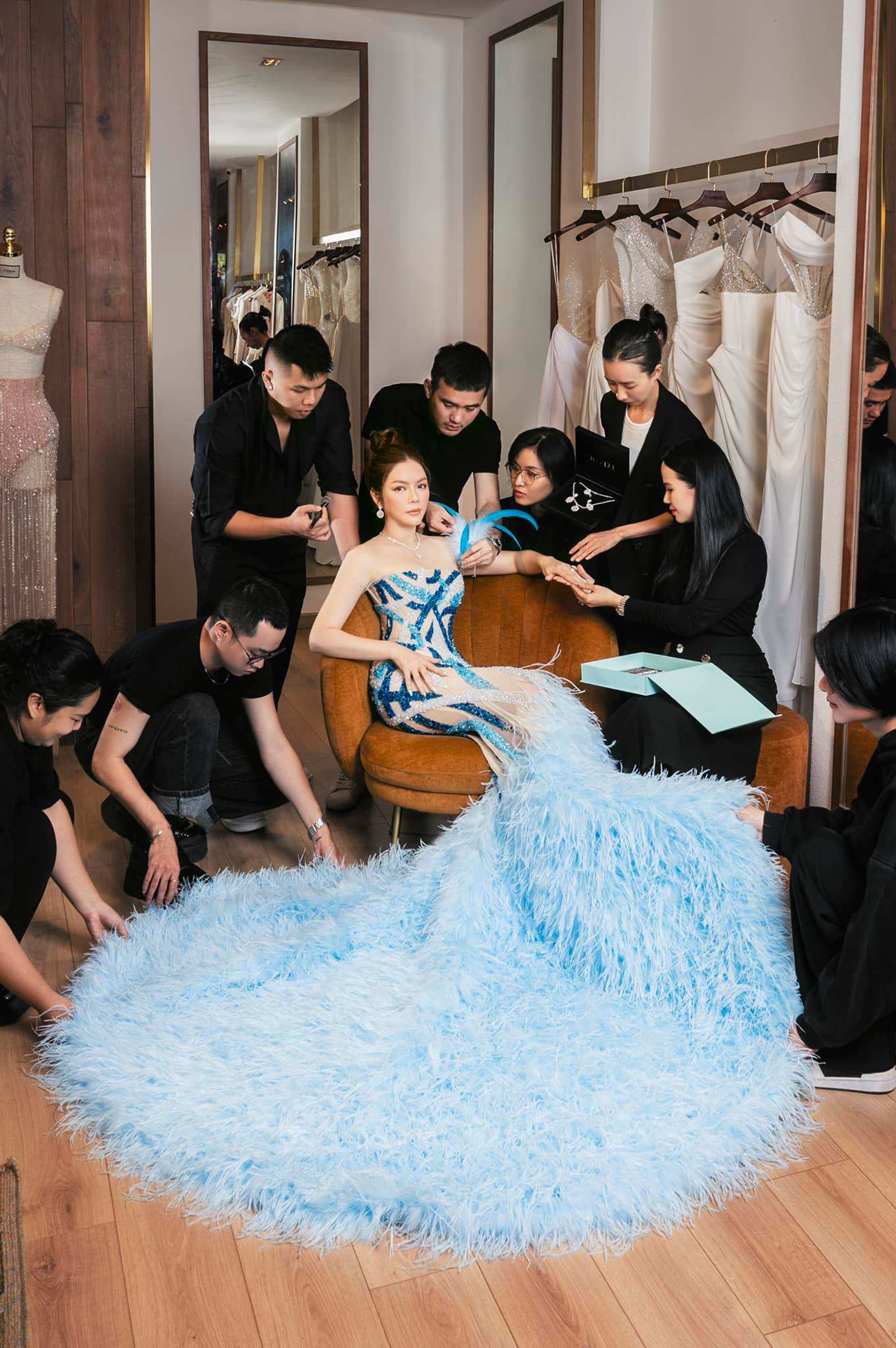 Hinh anh Theo chị những khó khăn và thử thách nào mà các Fashion Stylist gặp phải trong thời đại này là gì? 1