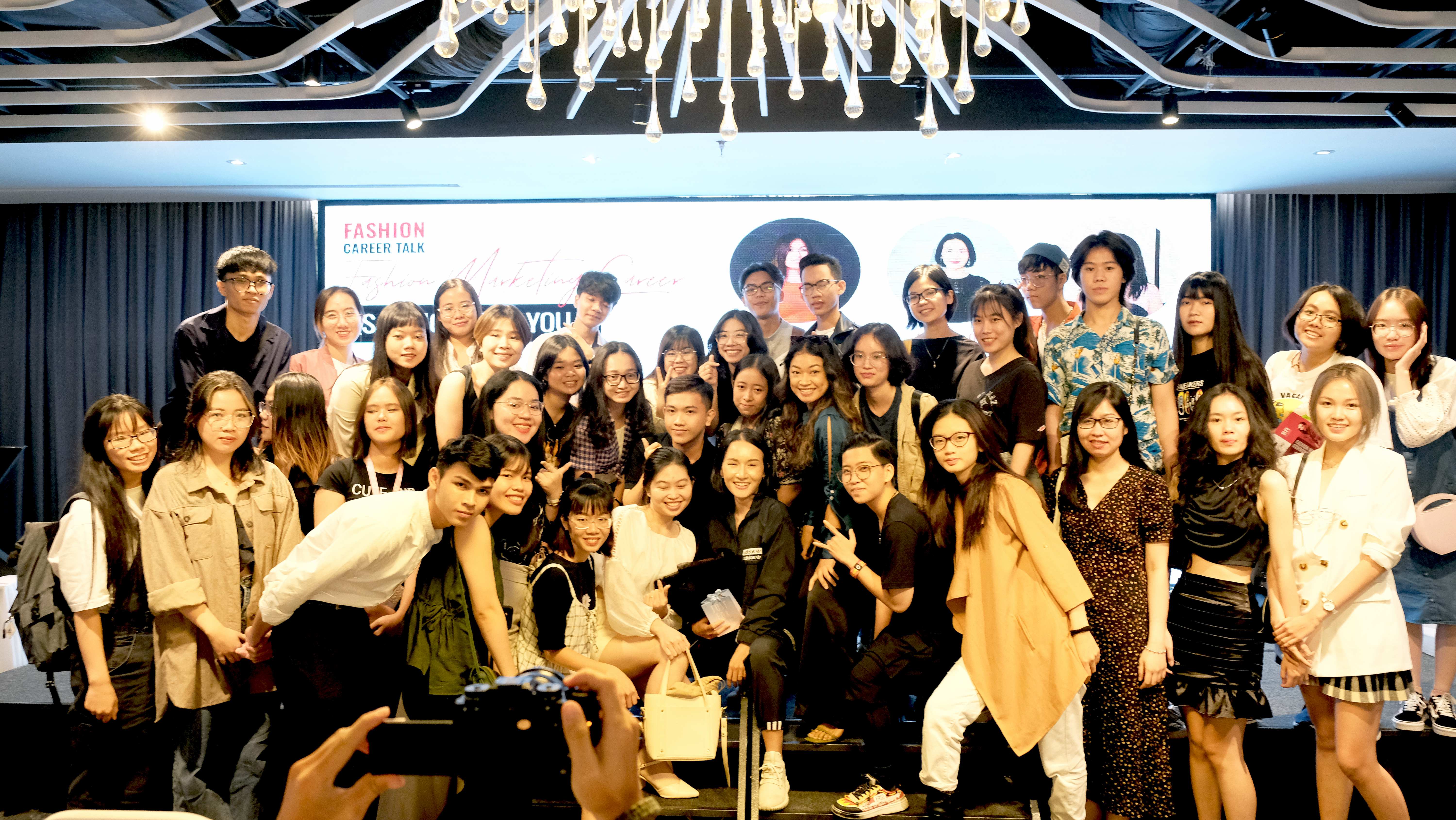 SR Fashion Career Talk quay trở lại với chủ đề: Biết mặc đẹp và nghĩ bạn có thể thành Fashion Stylist?