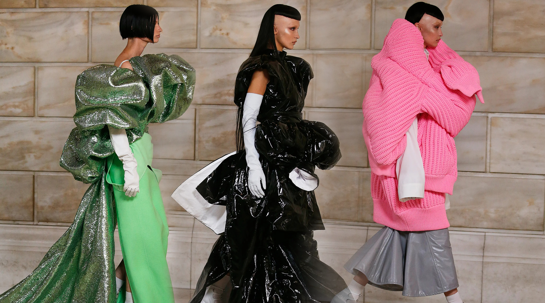 Marc Jacobs Fall 2022/2023: Trong thế giới xấu xí, sáng tạo sẽ tạo ra cái đẹp 
