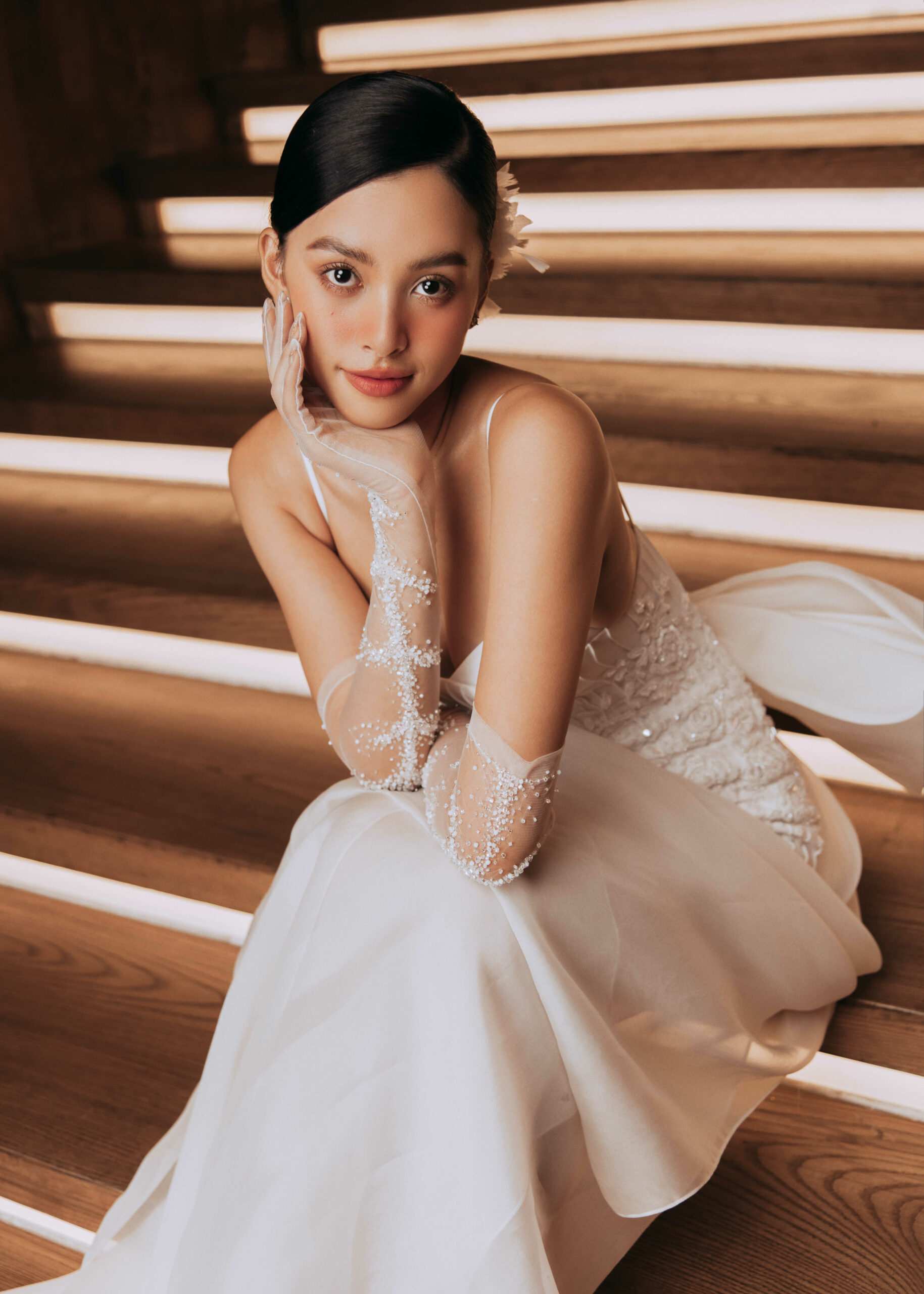 Hinh anh Rộn ràng mùa cưới với BST “Shine Your Light" từ NTK Lê Thanh Hòa 7