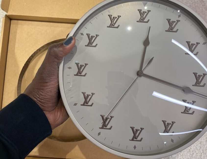 Hinh anh Đồng hồ quay ngược Louis Vuitton 1