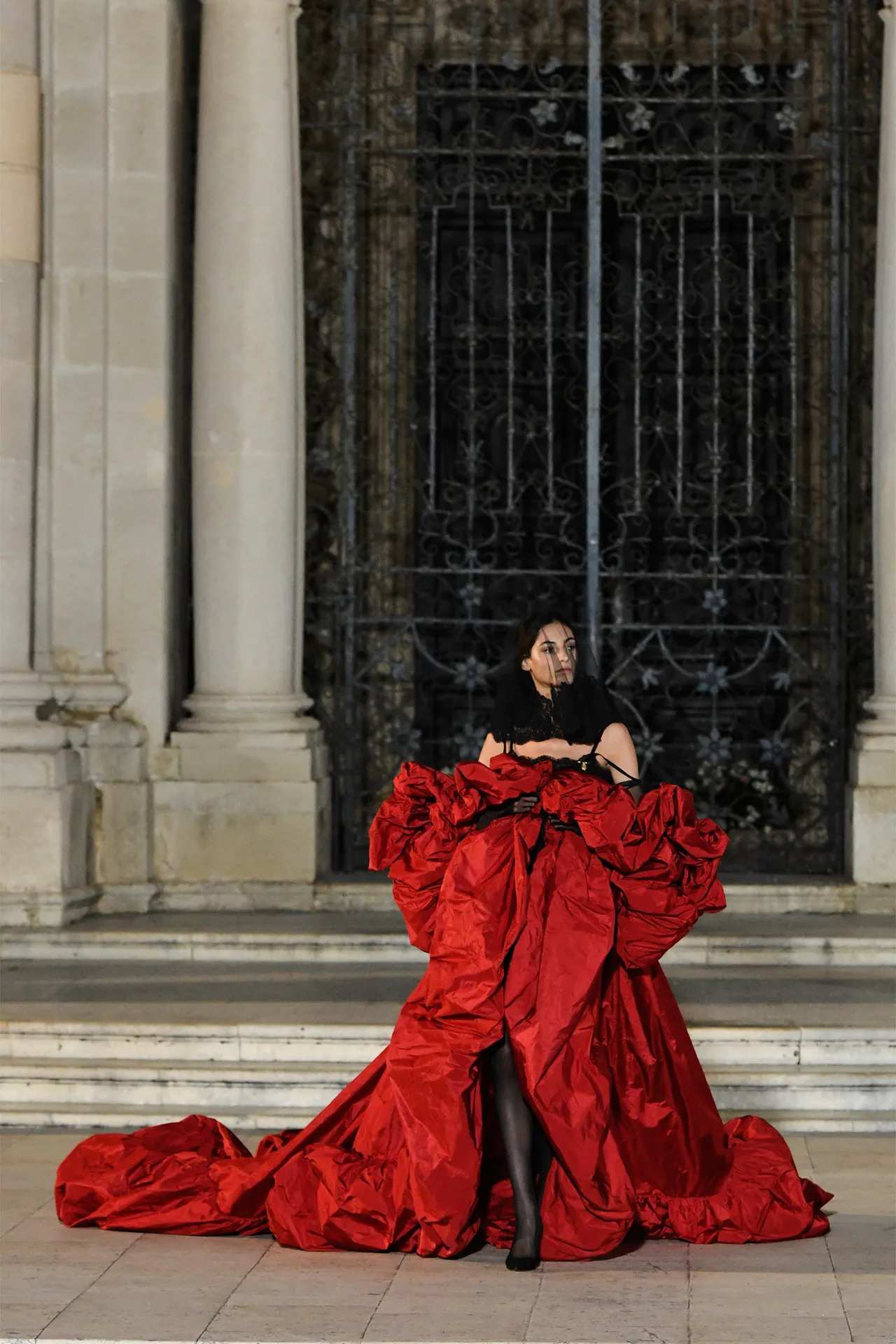 Hinh anh Dolce & Gabbana Alta Moda 2022: Khi nền văn minh huy hoàng của Hy Lạp cổ đại được tái củng cố 1