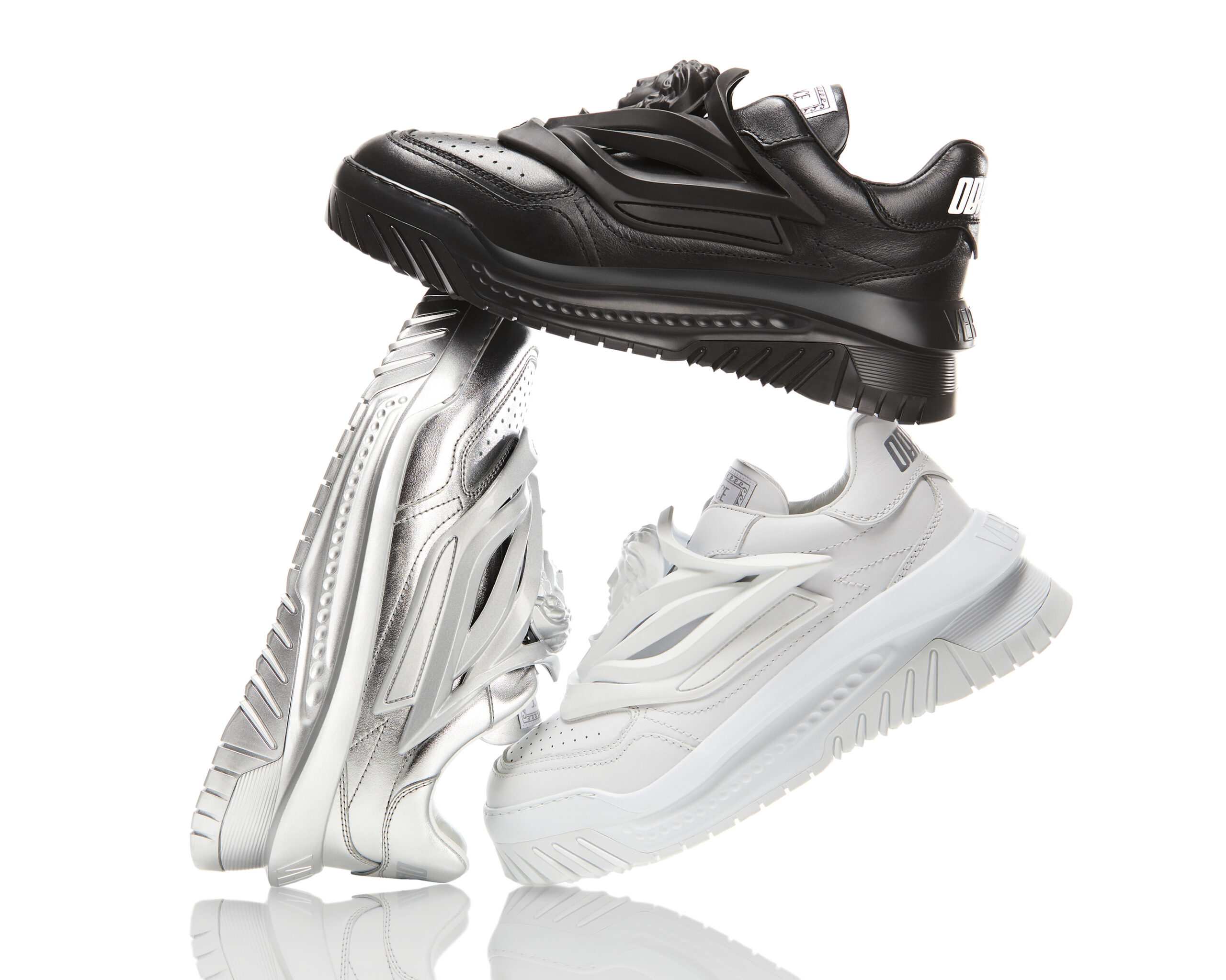 Hinh anh Versace Odissea Sneaker: Mẫu giày thể thao mang cảm hứng đến từ tương lai 1