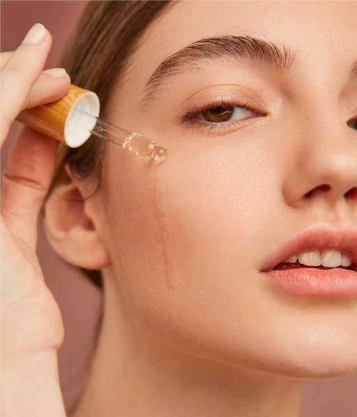 Hinh anh Nhiều người đã ca ngợi về tác dụng làm đẹp "thần thánh" của Retinol nhưng liệu bạn đã sành sỏi về chúng chưa? Đọc ngay bài viết dưới đây để hiểu đúng và tham khảo 8 gợi ý sau đây từ ban biên tập! 1