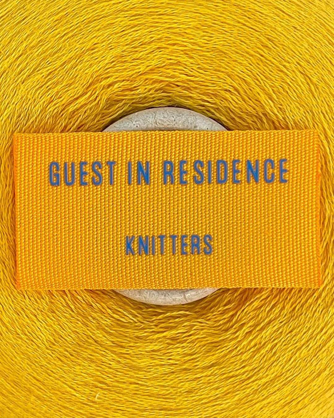 Hinh anh Guest in Residence: Tất tần tật những điều thú vị đằng sau thương hiệu thời trang riêng của nàng mẫu Gigi Hadid 1