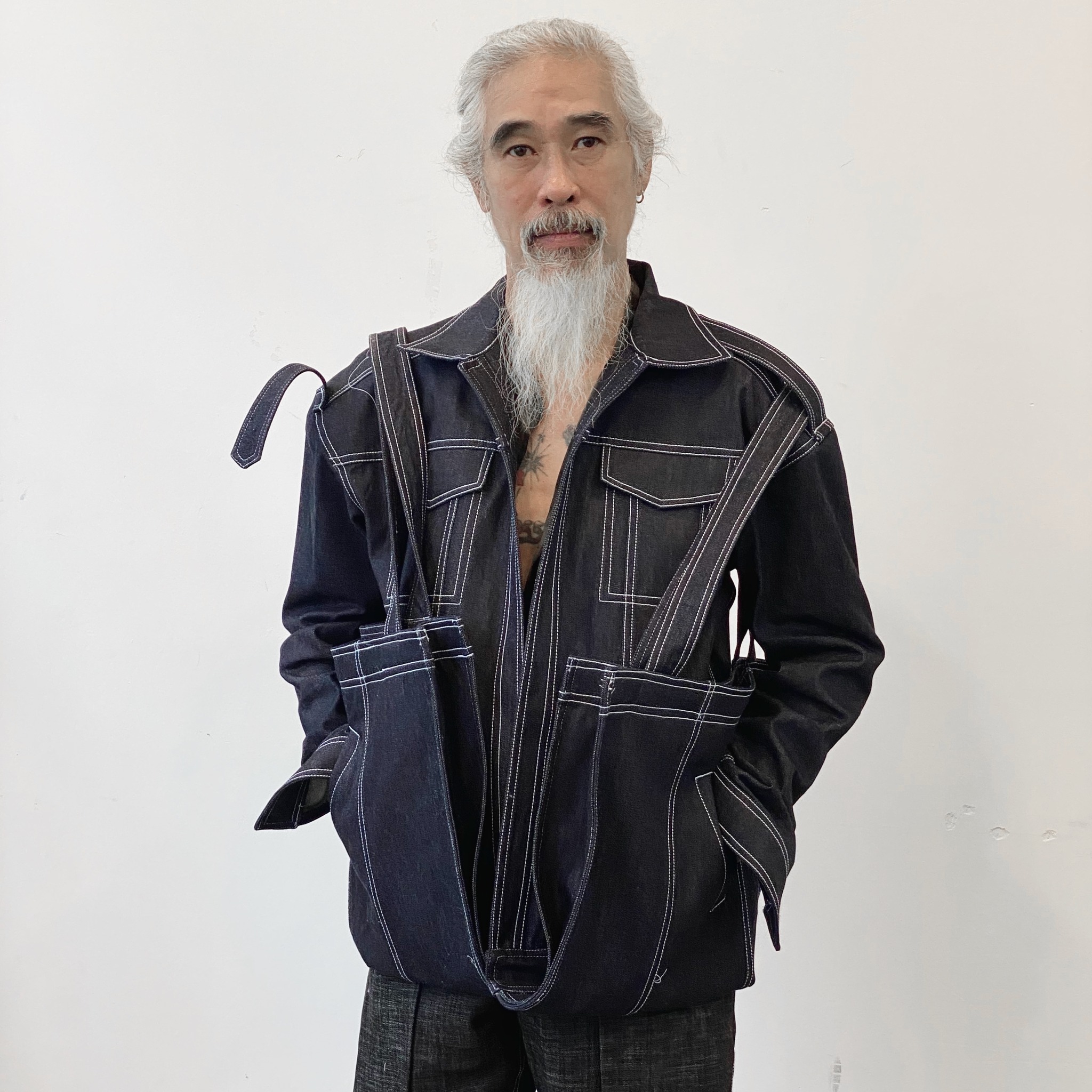 Hinh anh [THE SIGNATURE] Tại sao “cuộc phẫu thuật trên vải” mang tên Áo Sơ Mi Tò Te của “bác sĩ” Duc Studio lại thành công?  3