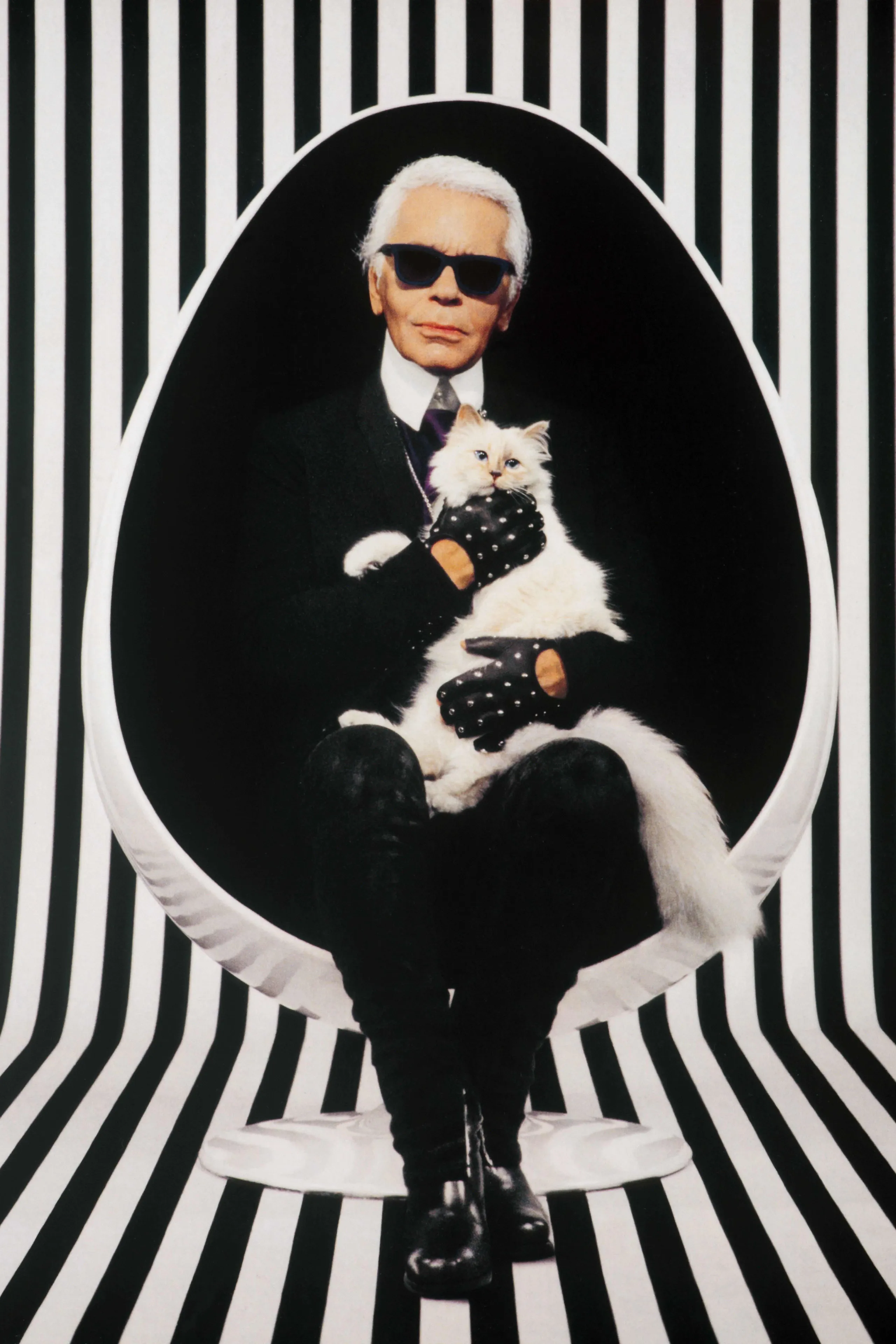 Hinh anh Theo thông tin vừa được công bố, Jared Leto đã ký một thỏa thuận với ngôi nhà thời trang Karl Lagerfeld để tạo ra một bộ phim về cựu giám đốc sáng tạo lẫy lừng của Chanel trong thời gian tới. 3