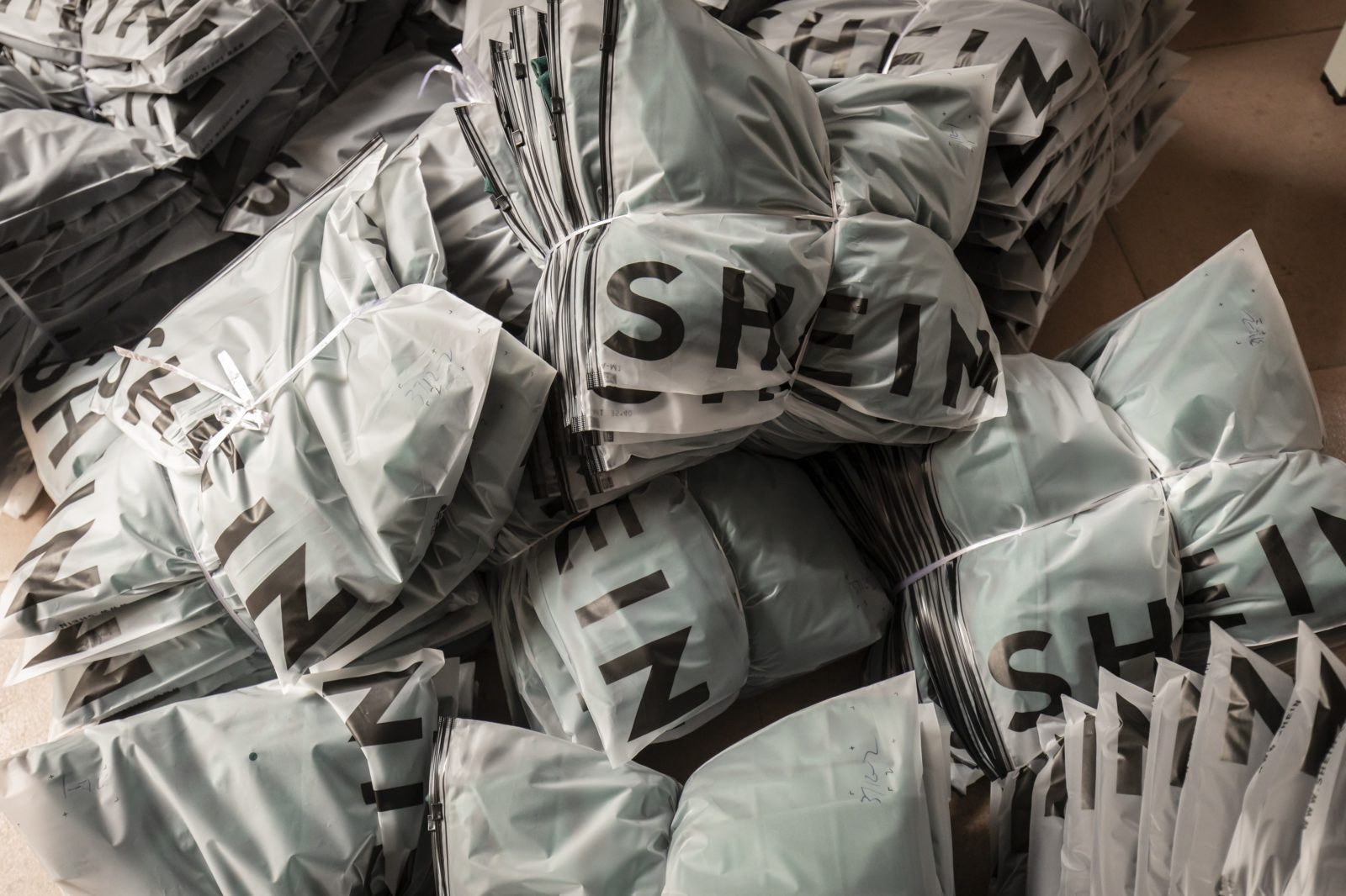 Hinh anh Untold: Inside the Shein Machine 1