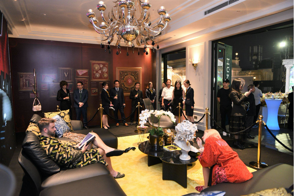"The Land of Legends" - Huyền thoại Versace Home đã có mặt tại Hùng Túy