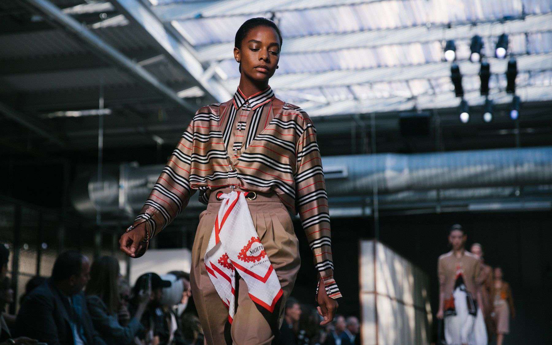 Burberry có thể lớn mạnh đến mức nào?