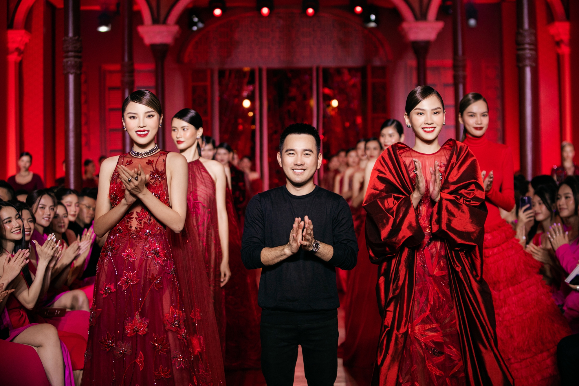 Hinh anh Sự trở lại của những show diễn thời trang 1