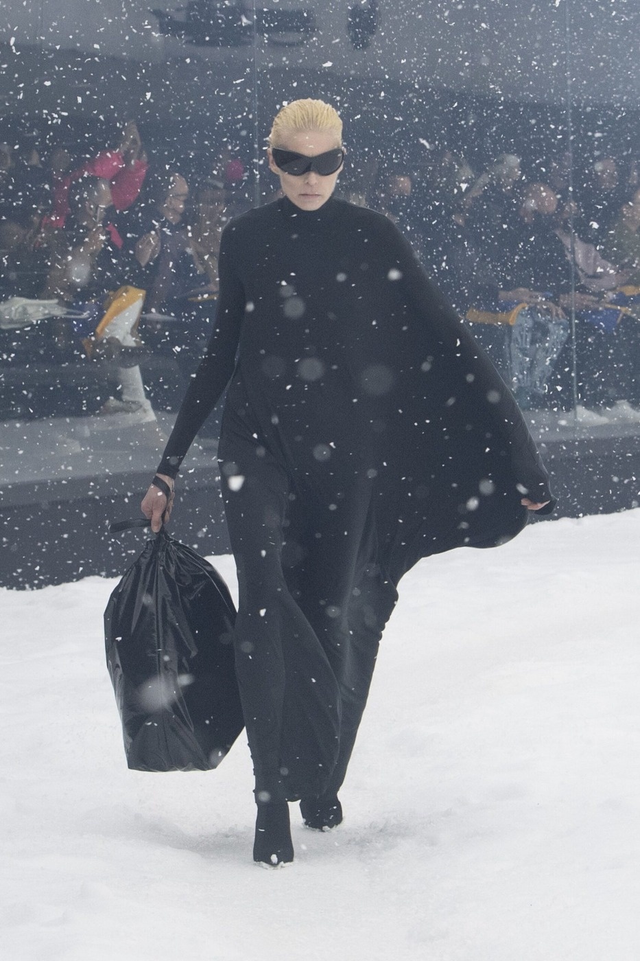 Hinh anh Demna Gvasalia - Bộ óc sáng tạo đằng sau doanh thu 2,3 tỷ USD của Balenciaga 9