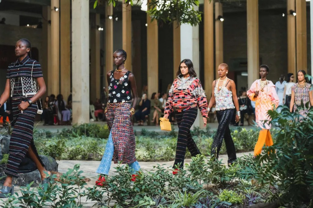 Chanel Métiers d’Art 2023 - Cuộc gặp gỡ văn hóa giữa Senegal và Pháp