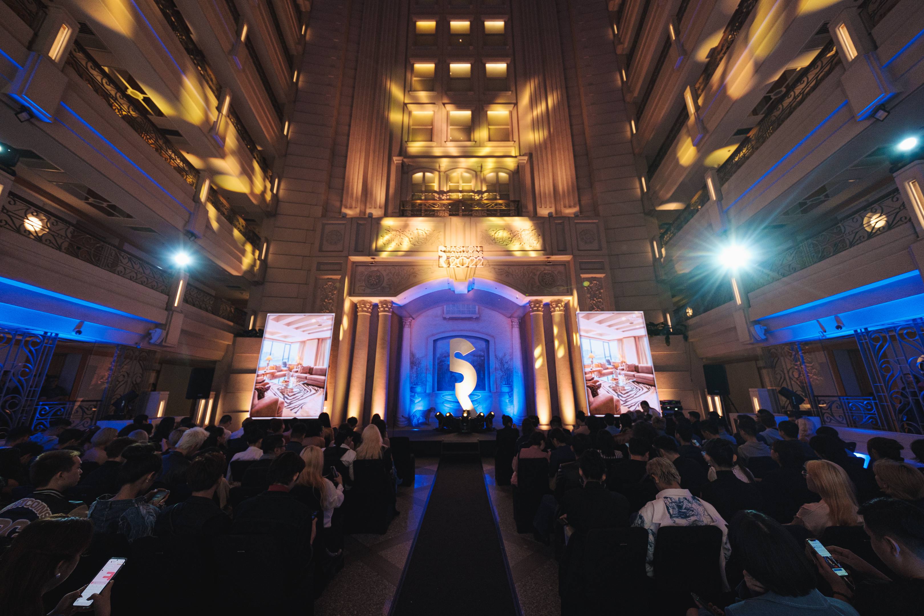 SR Fashion Awards 2022 – Đêm tiệc tôn vinh những tài năng trẻ của thời trang Việt