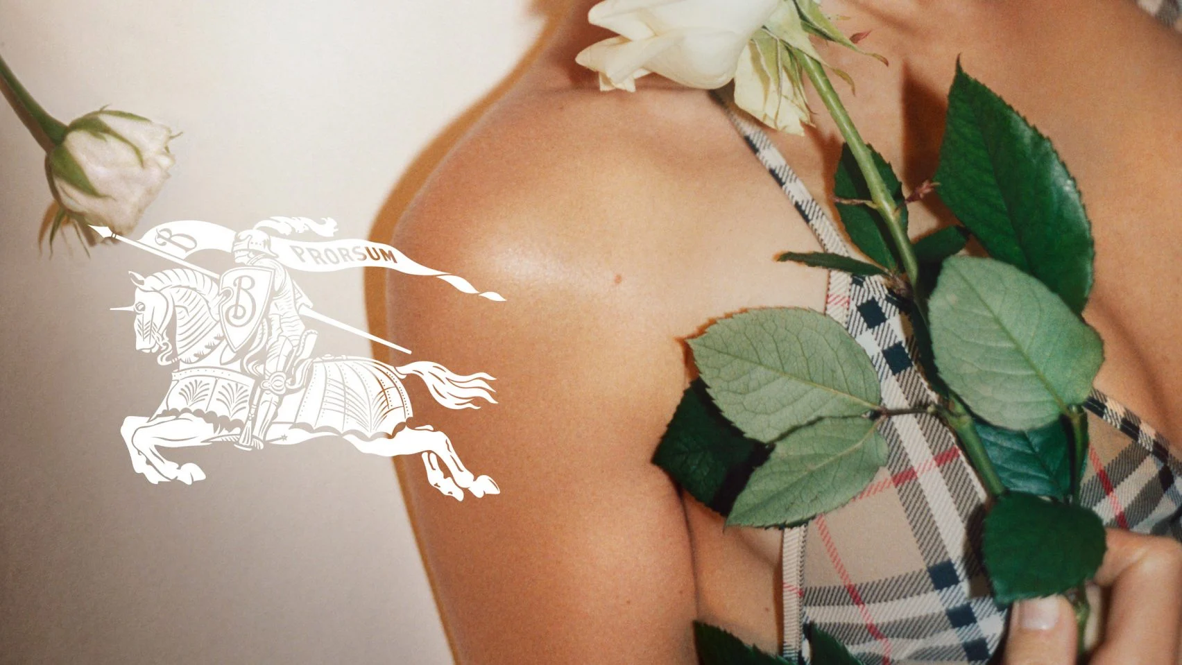 Cuộc chơi đơn giản hóa logo của Burberry đã chính thức khép lại