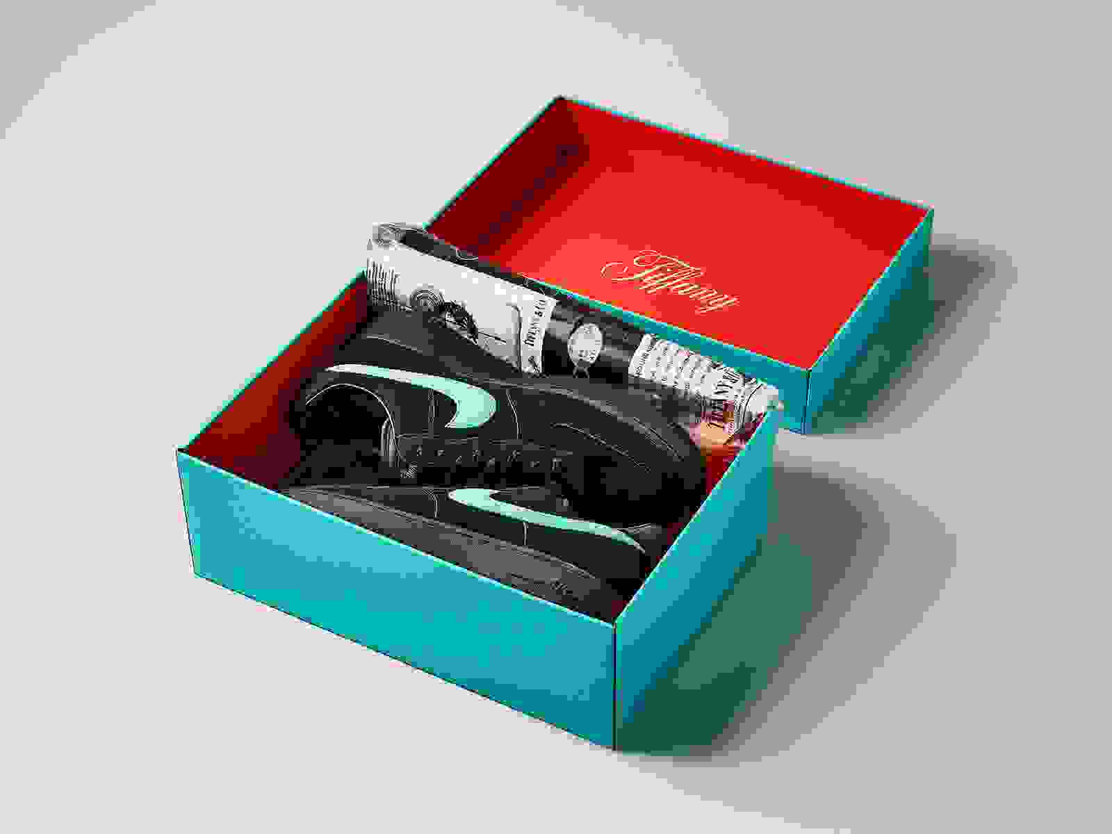 Tiffany & Co. và Nike gọi sự kết hợp của mình là “huyền thoại", nhưng… 