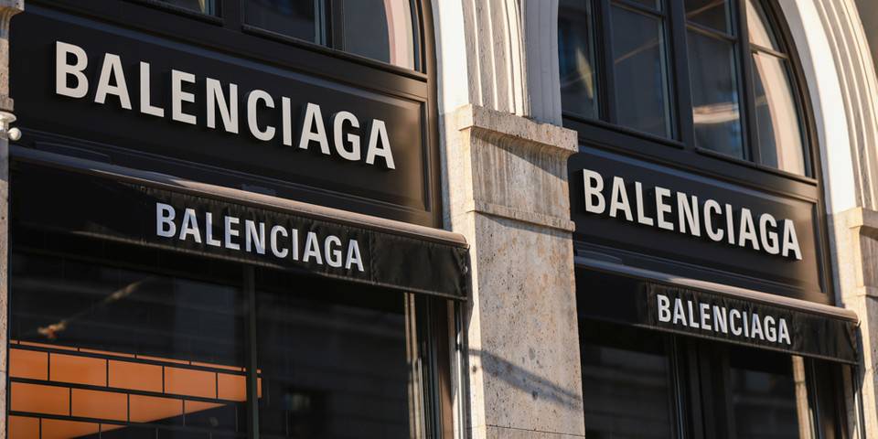 Sự trở lại của Balenciaga hậu scandal