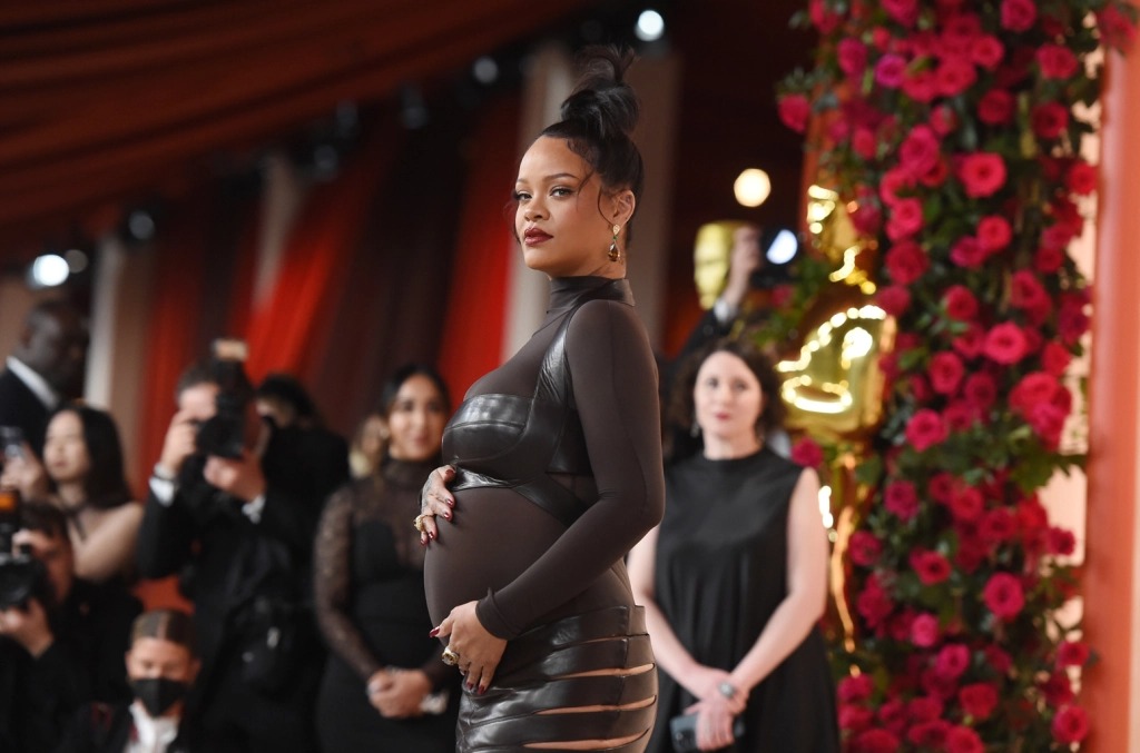 Oscars 2023 Champagne Carpet - Bộ cánh nào chiếm trọn spotlight?