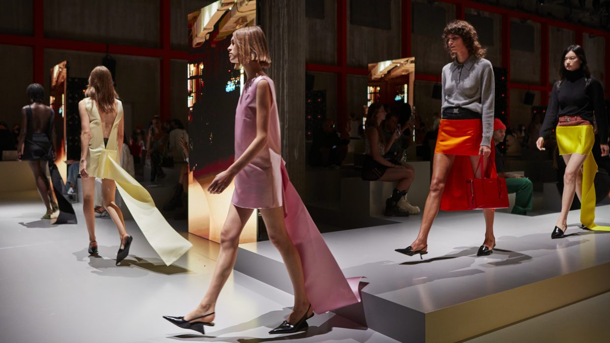 Một năm thành công với Prada Group: Khi cả Prada và Miu Miu đều trở thành “con át chủ bài” 