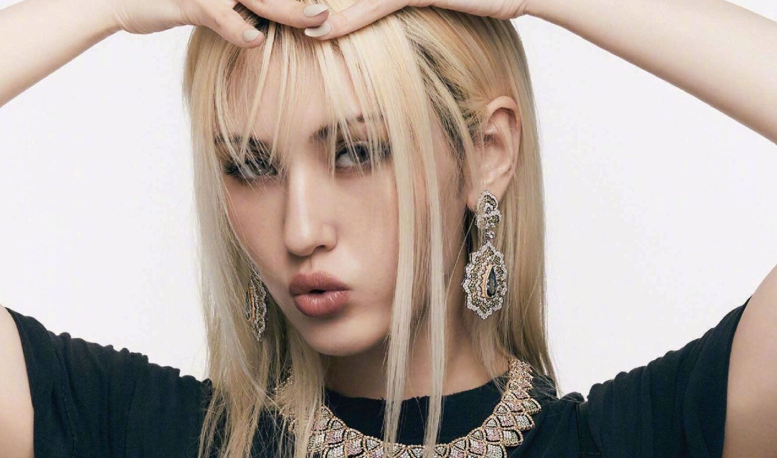 Idol KPOP thế hệ mới trong làng thời trang cao cấp, họ là ai?