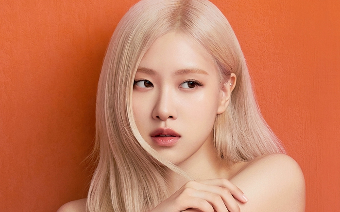 Có gì trong chu trình skincare của Rosé - BLACKPINK?