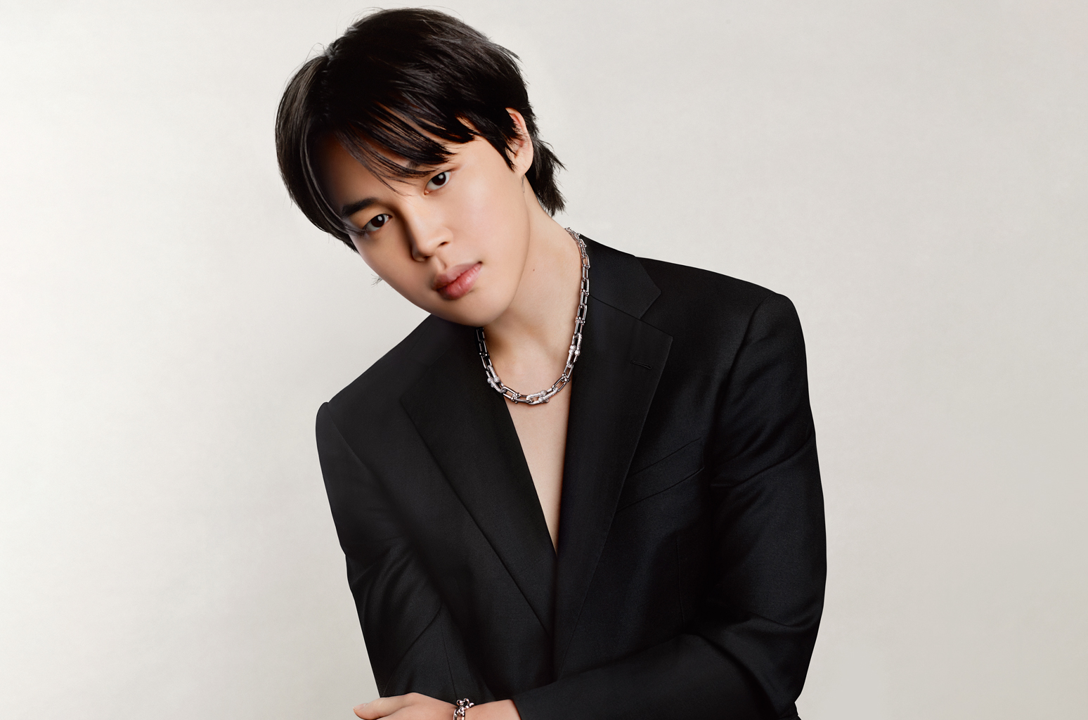 Chăm da không khó, bí quyết có làn da đẹp từ chàng trai Jimin (BTS)