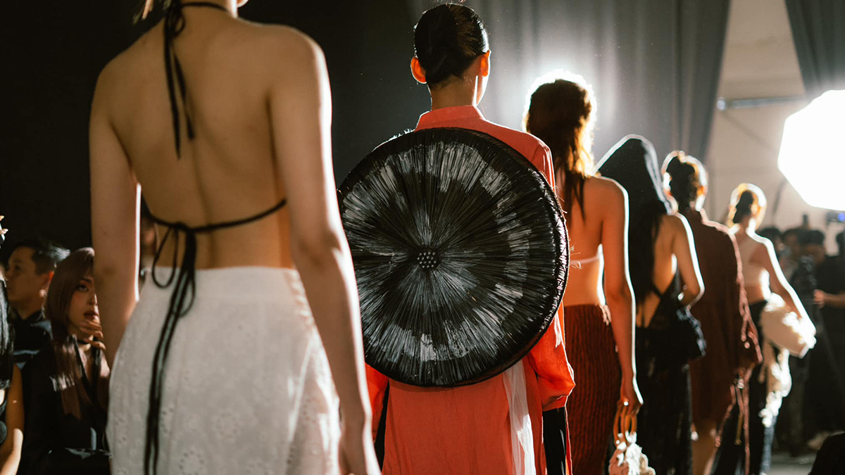 BST "Sơn Son Thếp Vàng" - An Closet FW23: Tôn vinh hội hoạ sơn mài qua ngôn ngữ thời trang