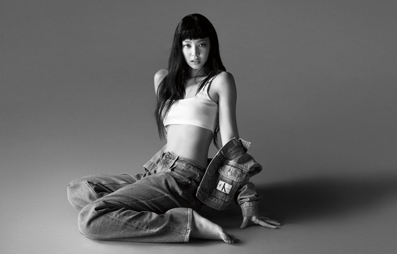 9 cách diện đồ denim cuốn hút như cô nàng Jennie Kim