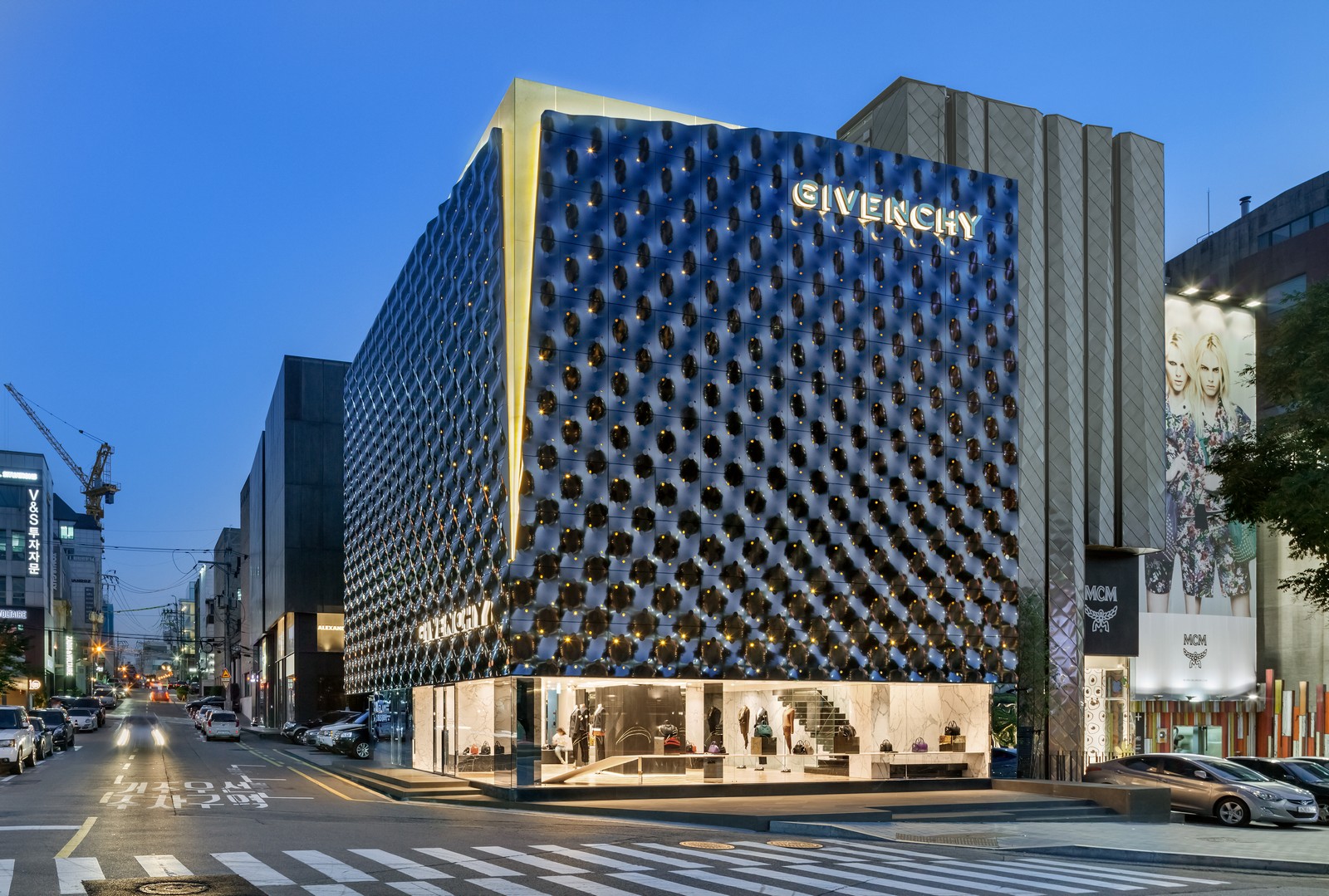 Hành trình đưa Givenchy trở thành một trong những thương hiệu thời trang xa xỉ lớn nhất thế giới