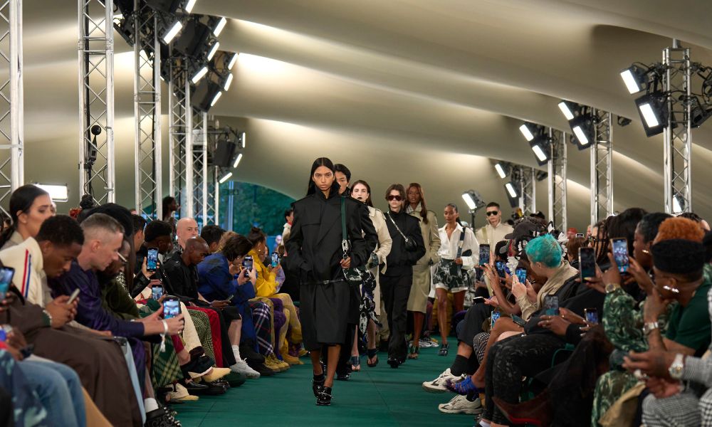 Burberry Xuân/Hè 2024: Lời khẳng định đầy quyết đoán của Daniel Lee