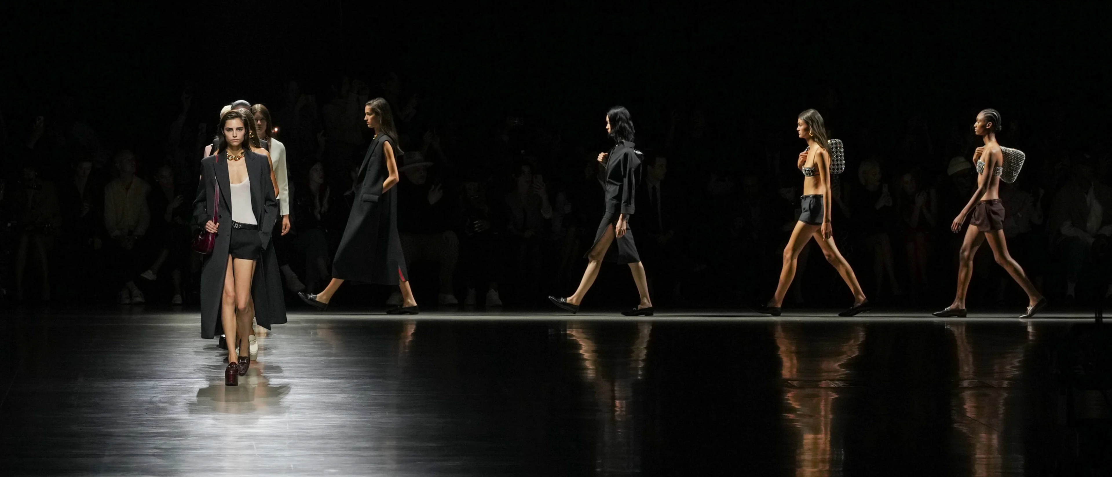 Gucci Ancora 2024: Sabato De Sarno, nỗi thất vọng của những đứa con chiên Gucci hay tất cả chỉ là sự khởi đầu?