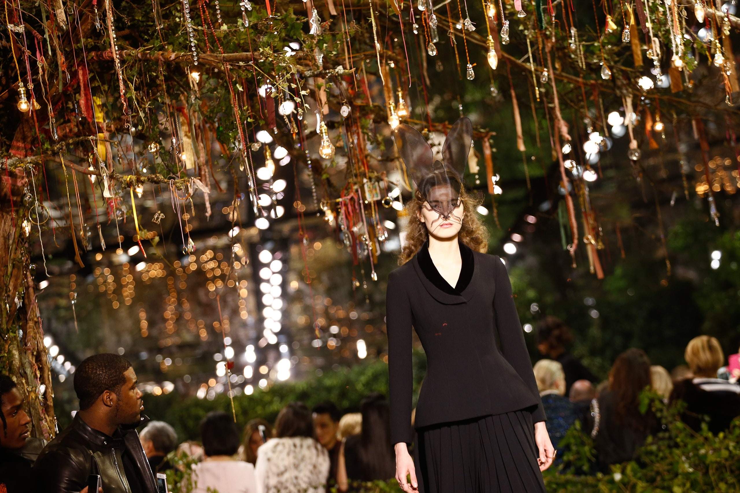 Christian Dior Couture Spring 2017 - Một chút cảm hứng mới cho mùa Halloween năm nay