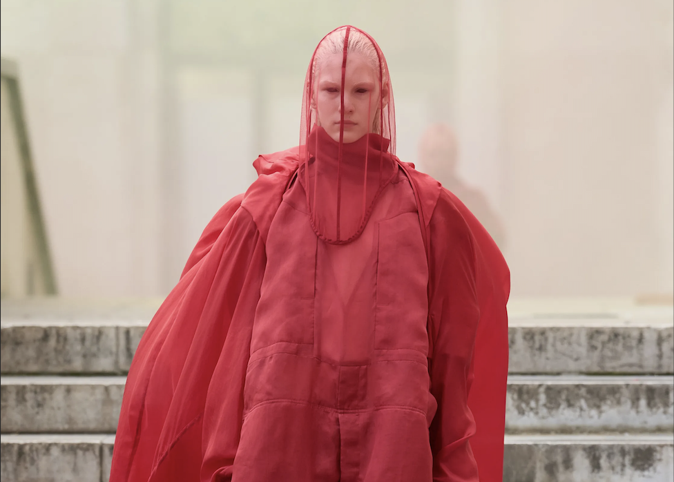 Rick Owens S/S 2024: Những gam màu nổi trong sắc thái u tối