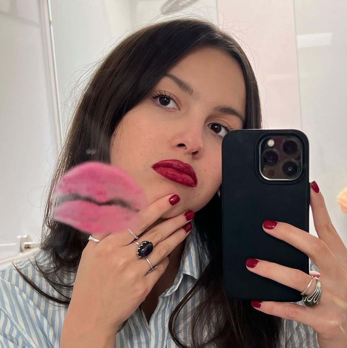 Đón Halloween cùng xu hướng móng ma cà rồng nổi như cồn trên TikTok