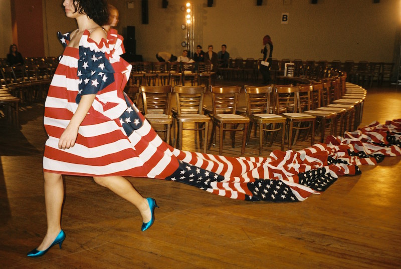 Khi các thương hiệu thời trang gần đây cố gắng gây sốc để tạo sự chú ý trên mạng xã hội