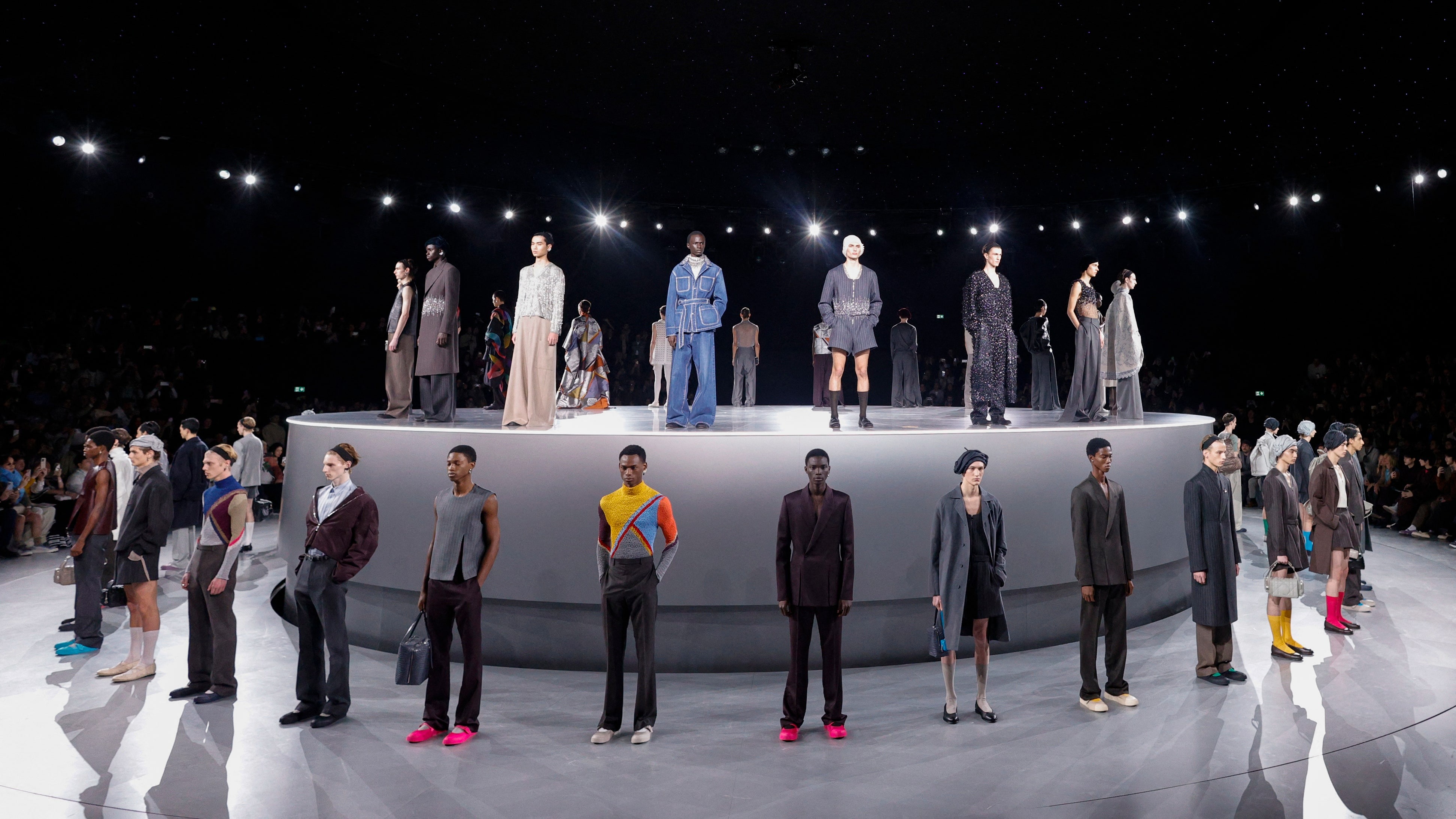 Dior Fall/Winter 2024 Menswear là lời tri ân của Kim Jones dành cho vũ công ba lê Rudolf Nureyev và tủ quần áo của ông