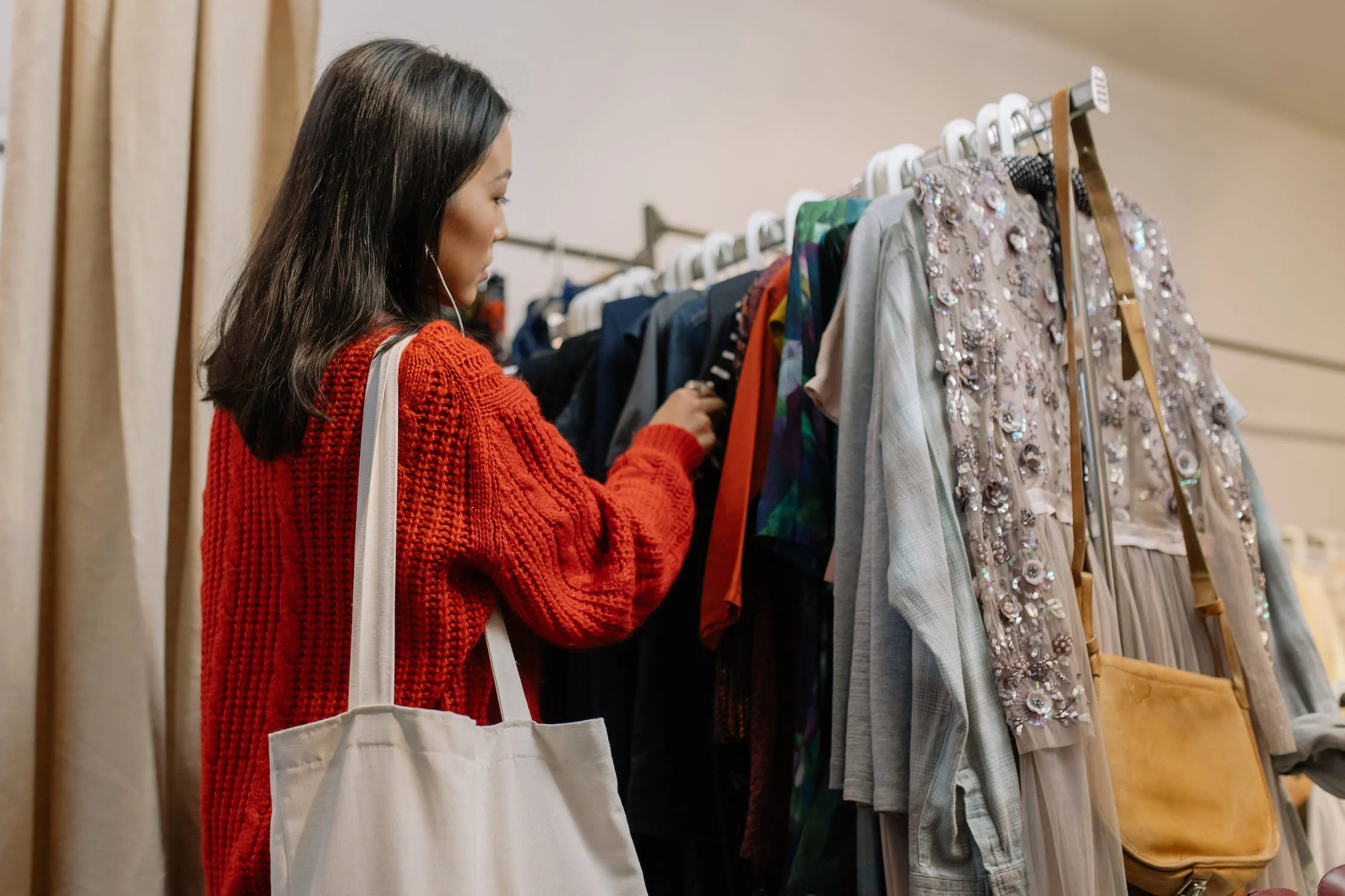 Kinh doanh thời trang: Local brand chuẩn bị gì cho mùa mua sắm cuối năm 2023?