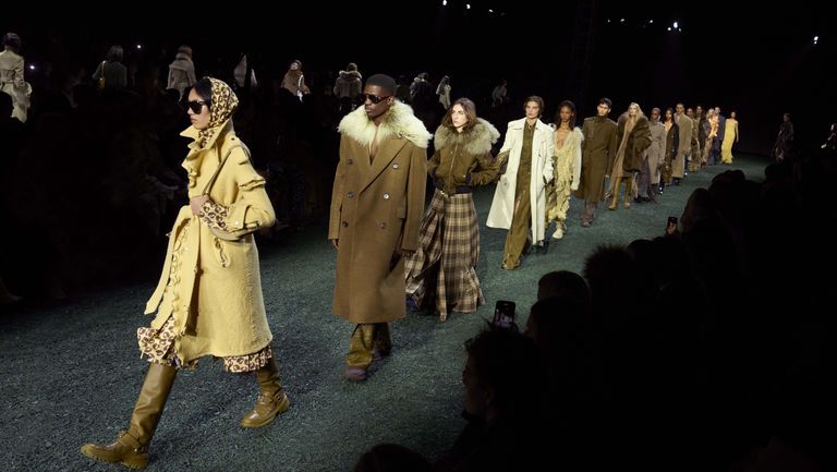 Ngoài vải vóc, Burberry có kiến tạo nên di sản trường tồn?