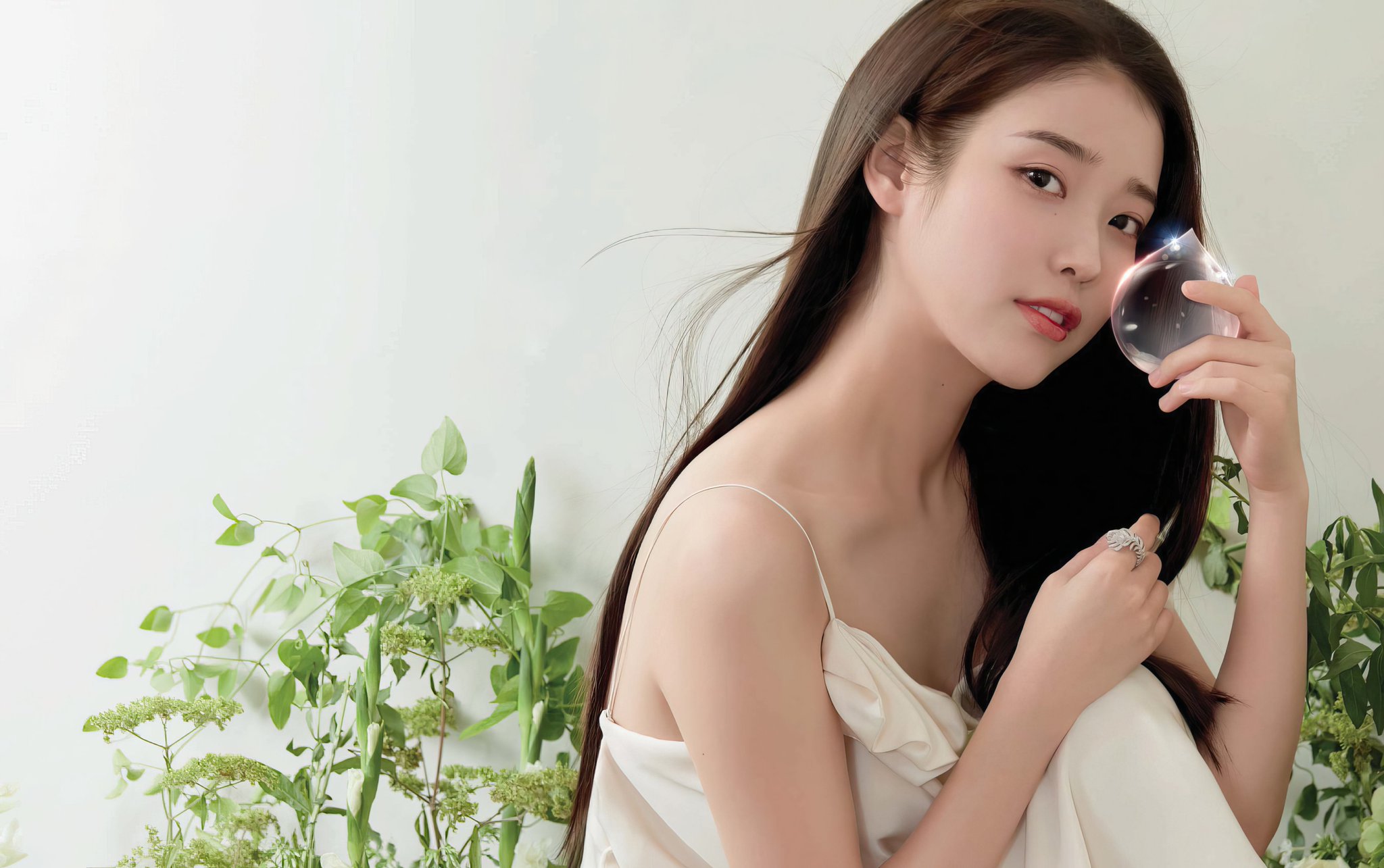 Bí quyết chăm sóc da để tỏa sáng như ngôi sao K-pop IU