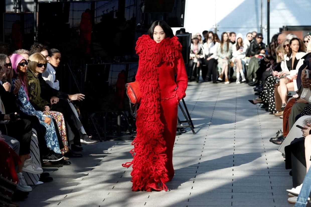 Stella McCartney Fall 2024 - Lời nhắn nhủ từ mẹ thiên nhiên
