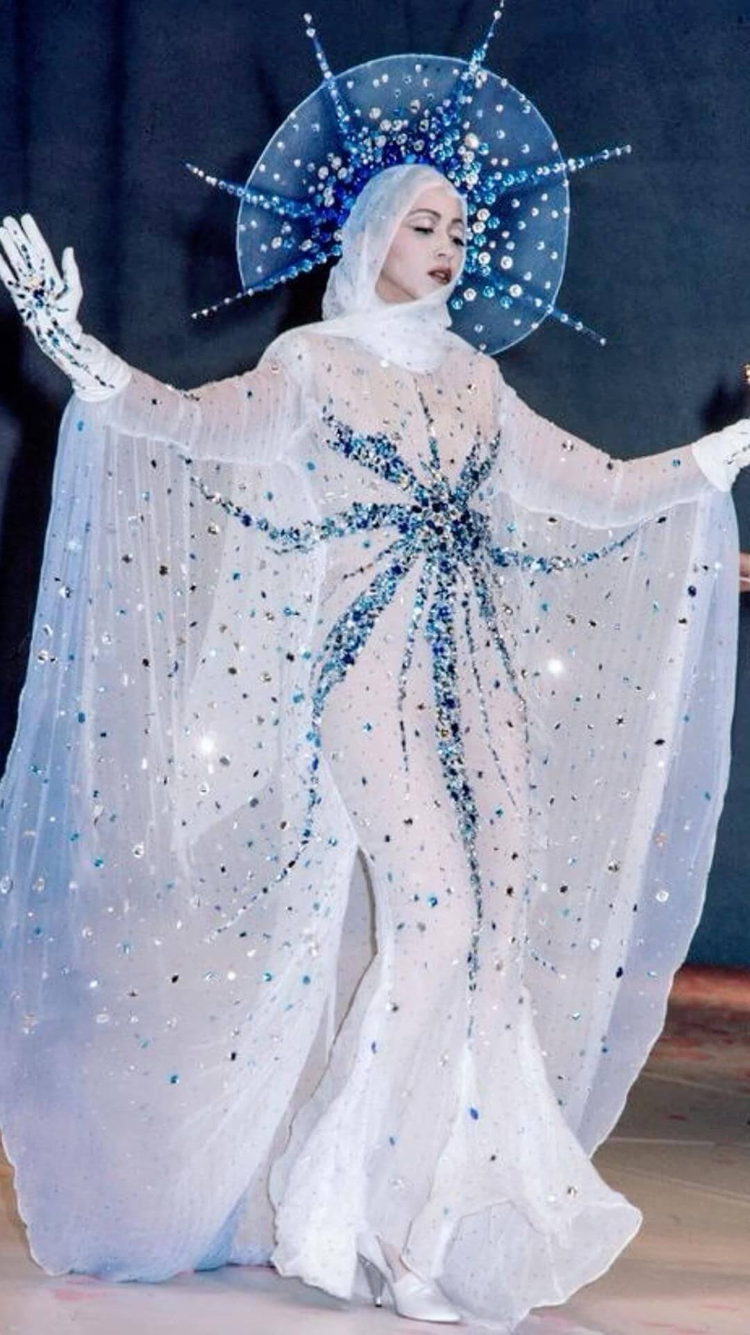 Sự ra đời của Ready-to-wear và cú chuyển mình của fashion show
