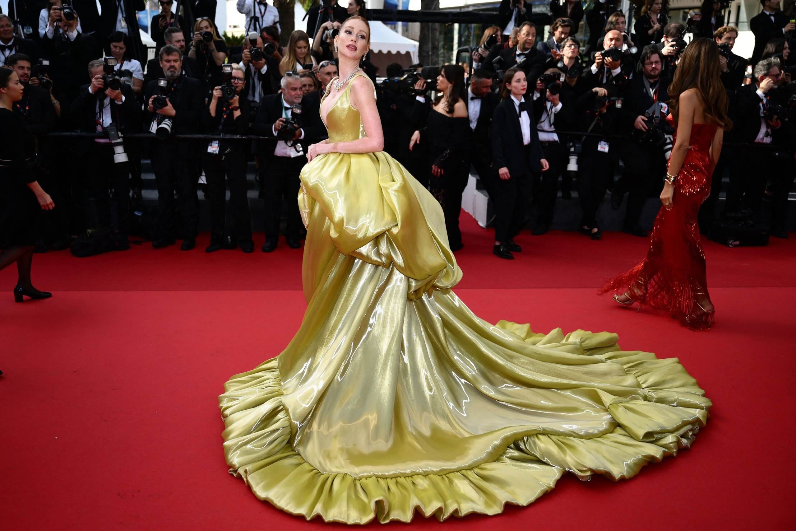 Hinh anh Xu hướng thời trang được “xướng tên” trên thảm đỏ danh giá Cannes 2024 1