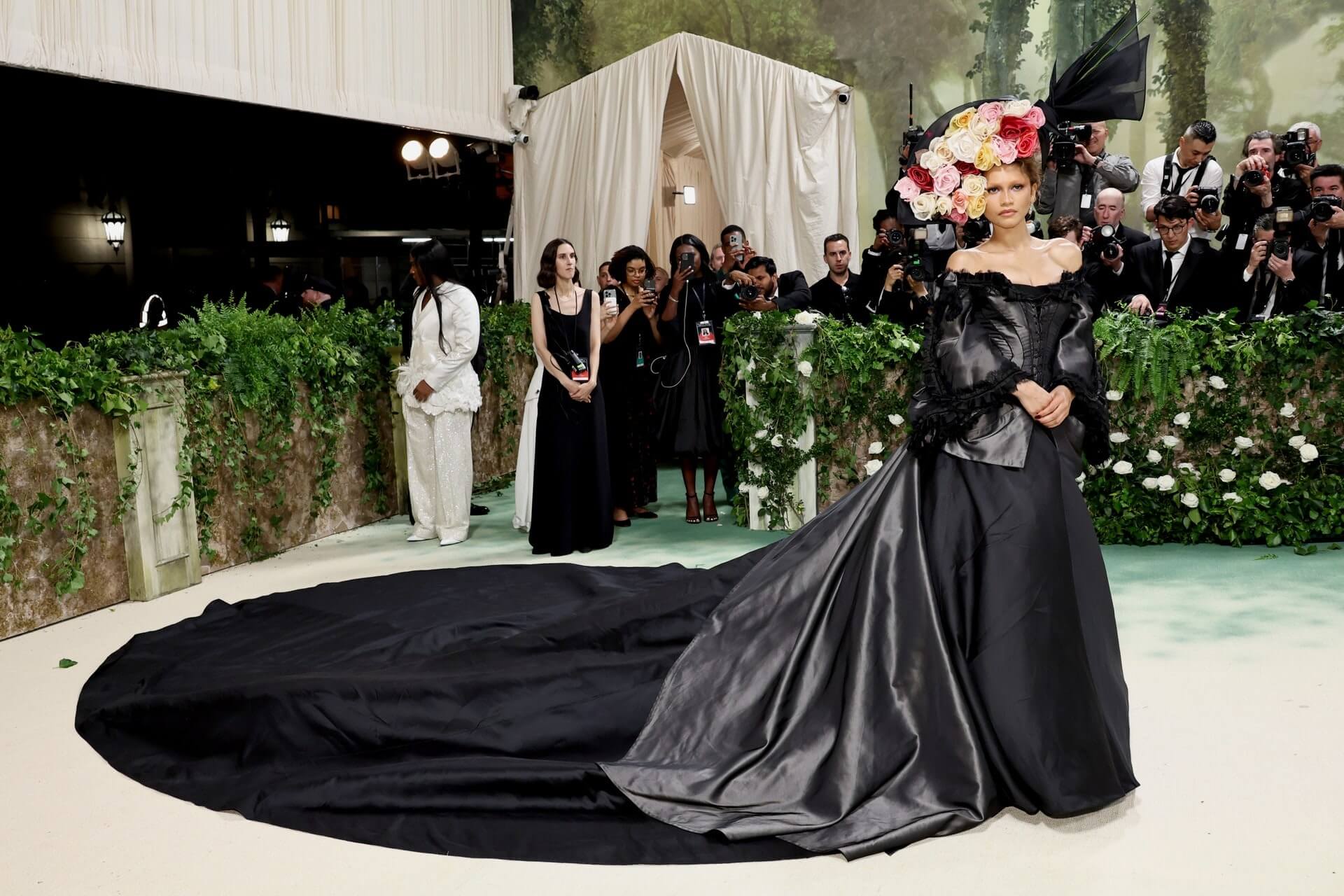 Hinh anh Met Gala 2024 - “The Garden of Time”: Trăm hoa đua sắc trên thảm đỏ thời trang danh giá nhất thế giới 4