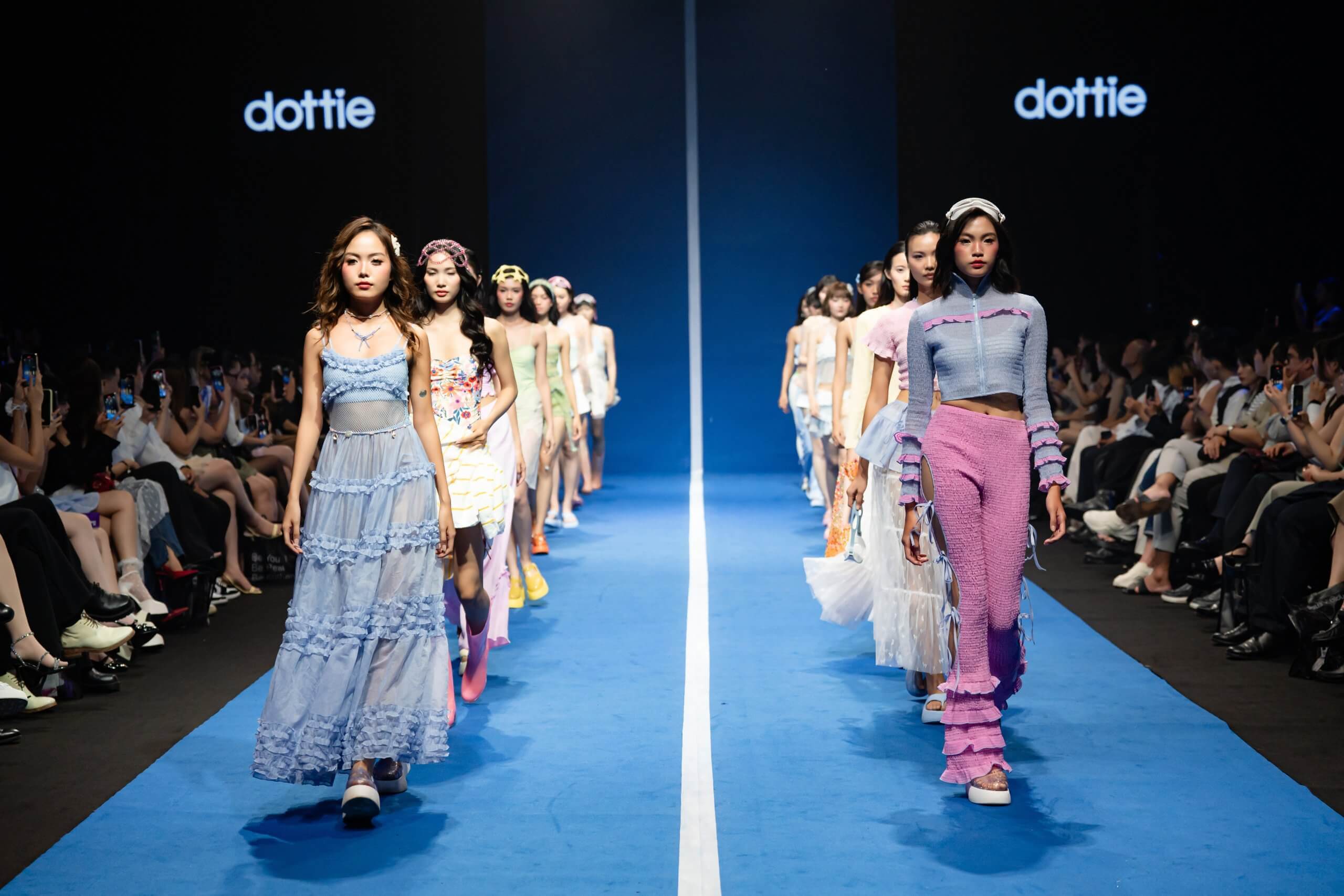 [SR Celebrating Local Pride 7] Đắm chìm trong Đại dương nở rộ của DOTTIE