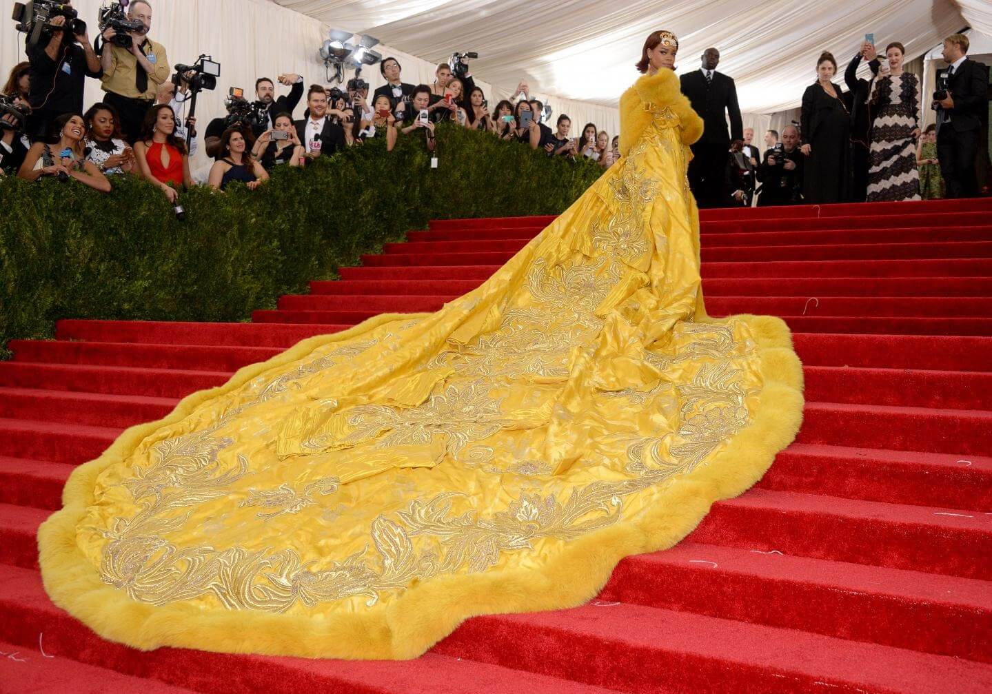Hinh anh Sự hy sinh của các “chiến binh” cho “đấu trường” nhan sắc Met Gala 6