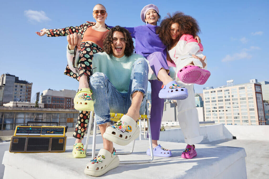 Crocs trở thành thương hiệu thời trang nổi tiếng nhất thế giới