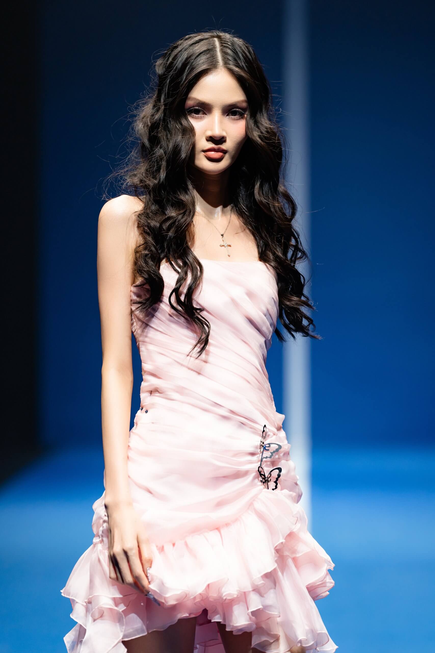show diễn jirene