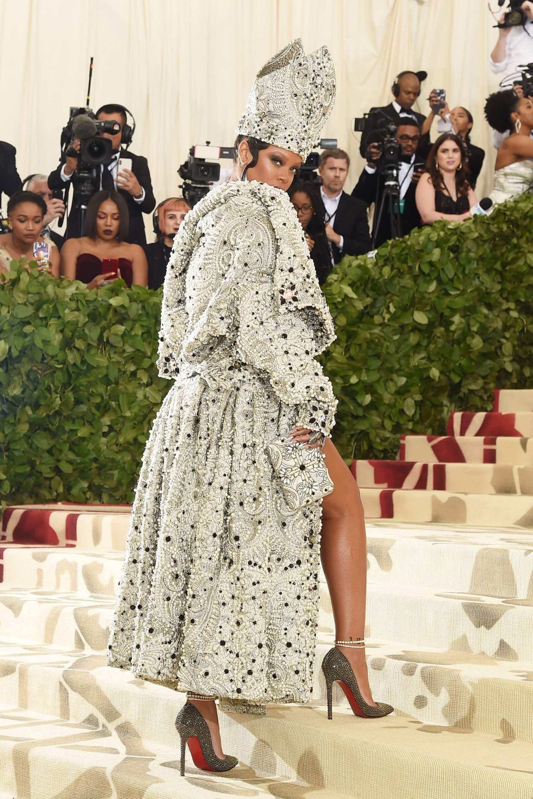 Hinh anh Sự hy sinh của các “chiến binh” cho “đấu trường” nhan sắc Met Gala 5