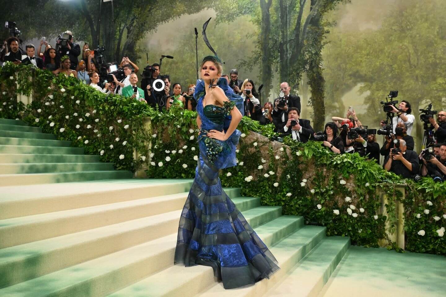 Sự hy sinh của các “chiến binh” cho “đấu trường” nhan sắc Met Gala