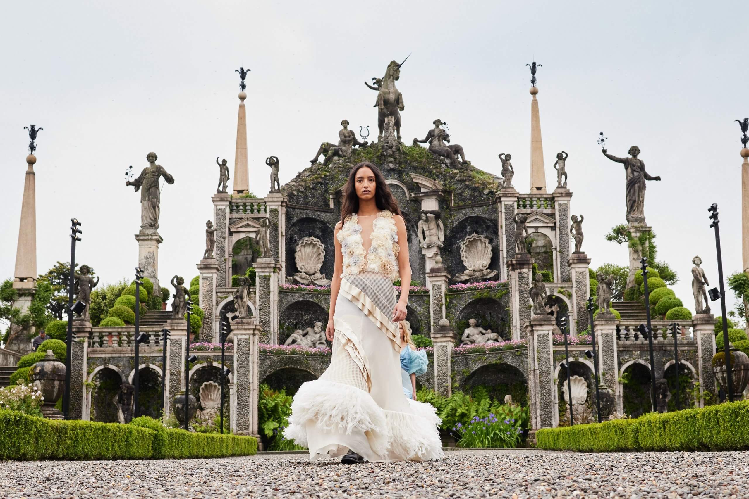 Hinh anh Louis Vuitton Cruise 2025 tại Barcelona 1